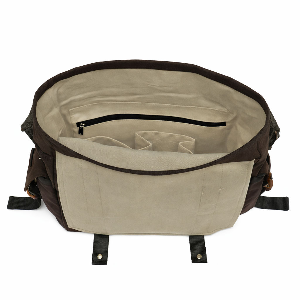 Brown Unisex Messenger Bag for Everyday Use 173